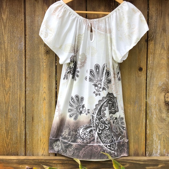 Sale! Printed Top - Picture 2 of 5